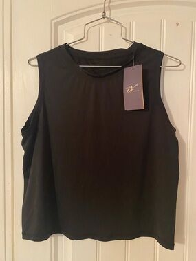 Dragon Fit NWT Black Sleeveless Tank